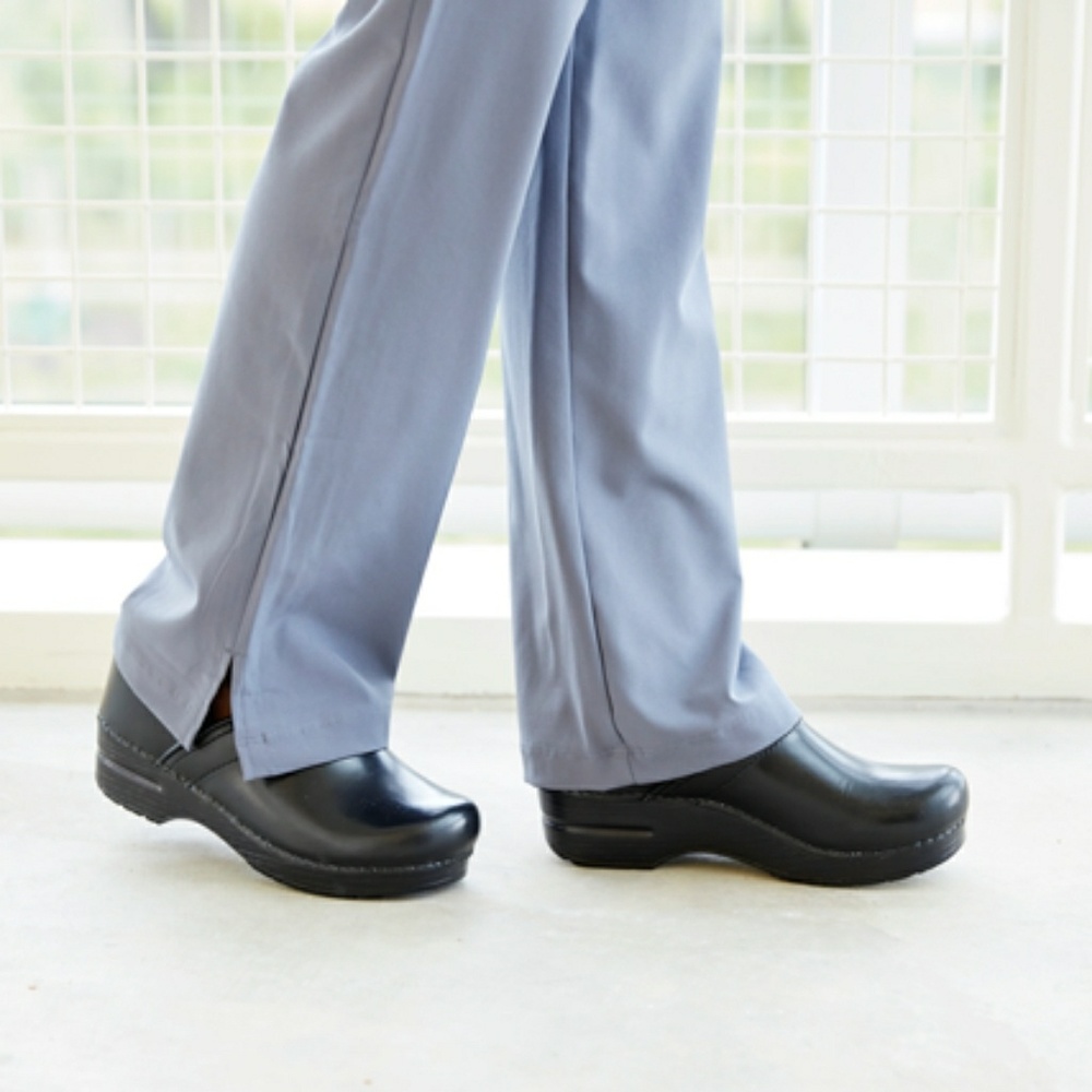 Dansko Black XP Slip Resistant Clogs!